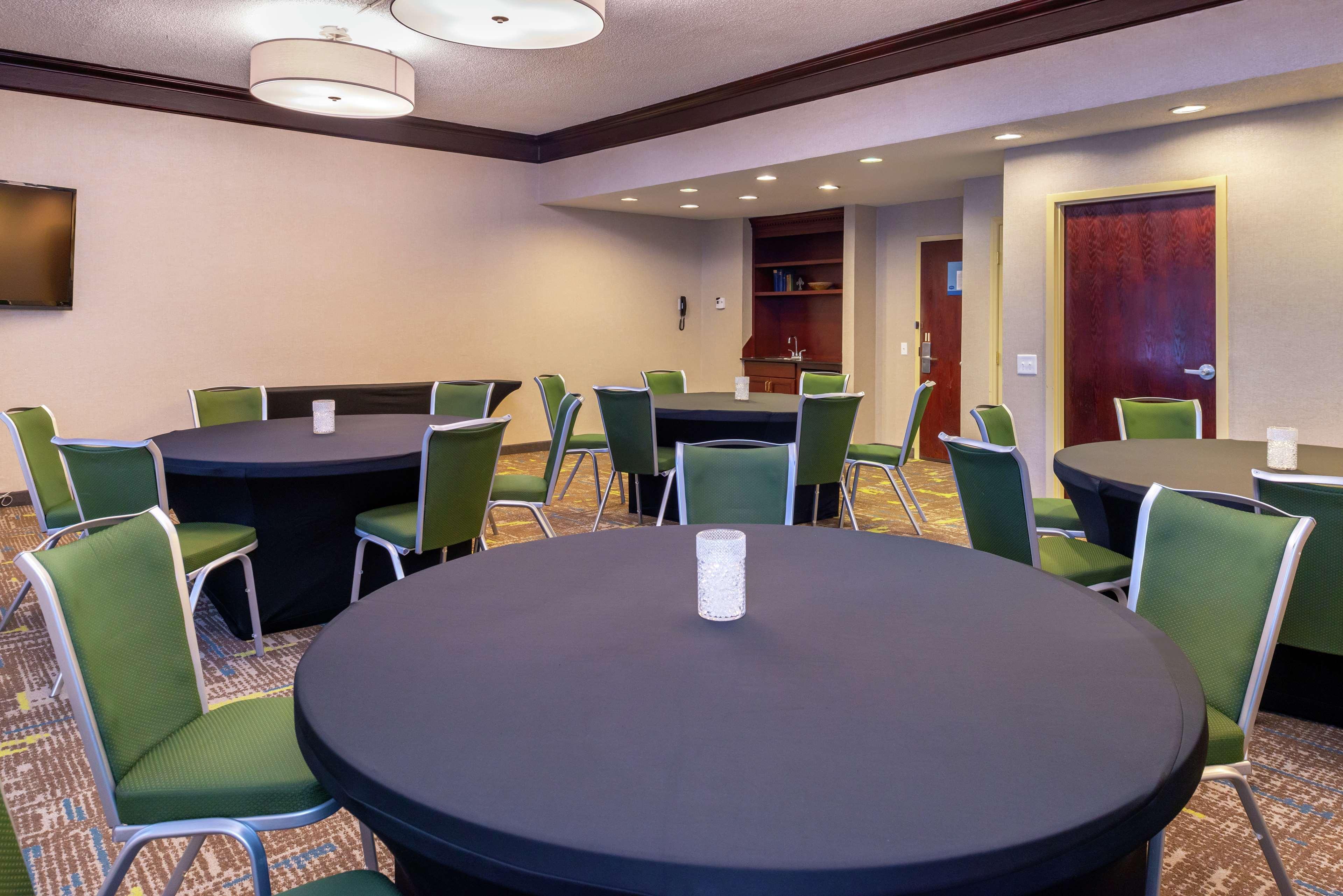 Hampton Inn Greensboro Airport Esterno foto