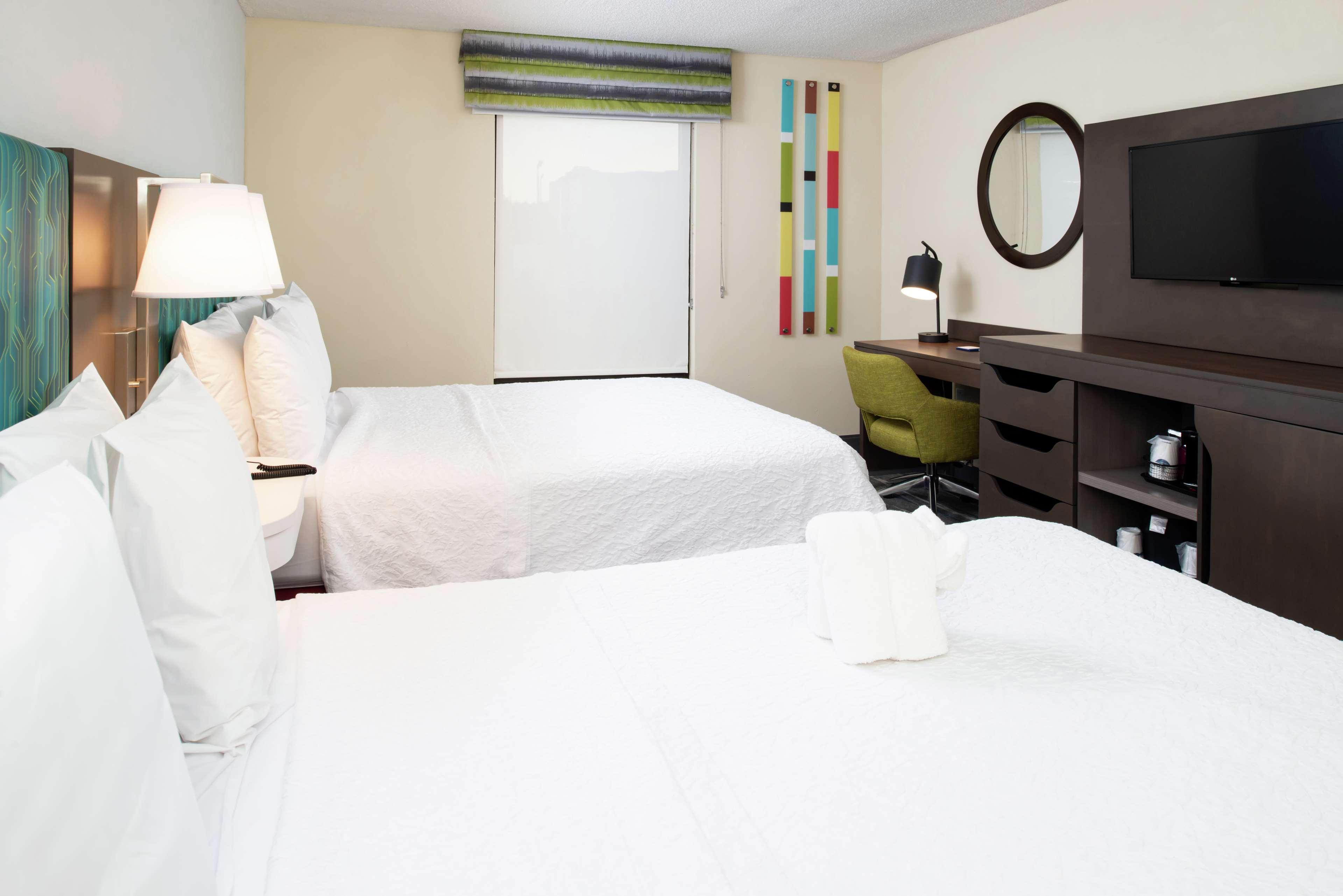 Hampton Inn Greensboro Airport Esterno foto