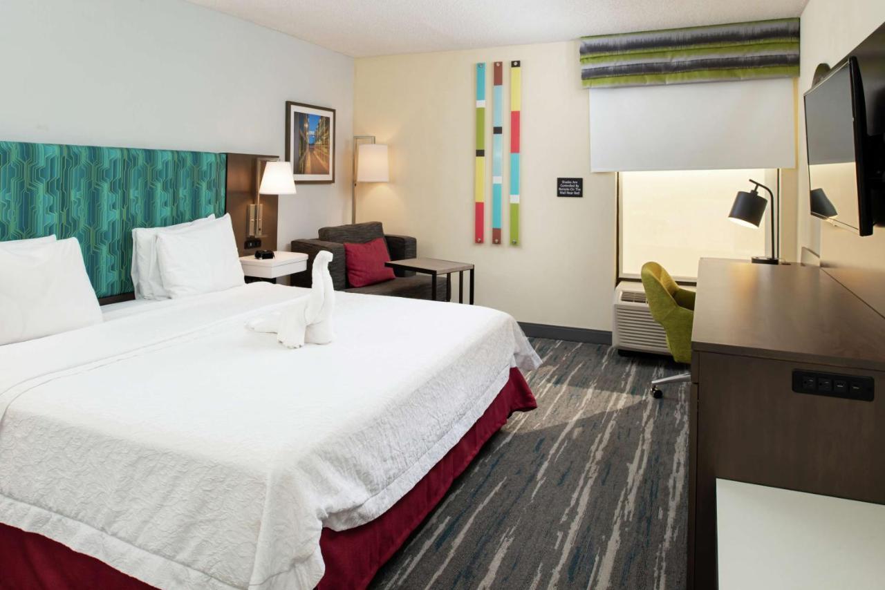 Hampton Inn Greensboro Airport Esterno foto