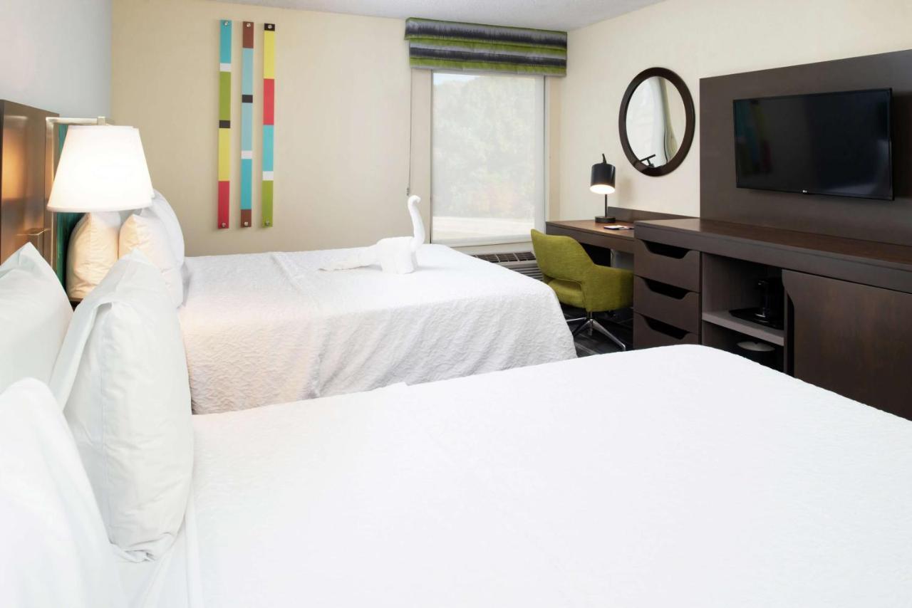 Hampton Inn Greensboro Airport Esterno foto