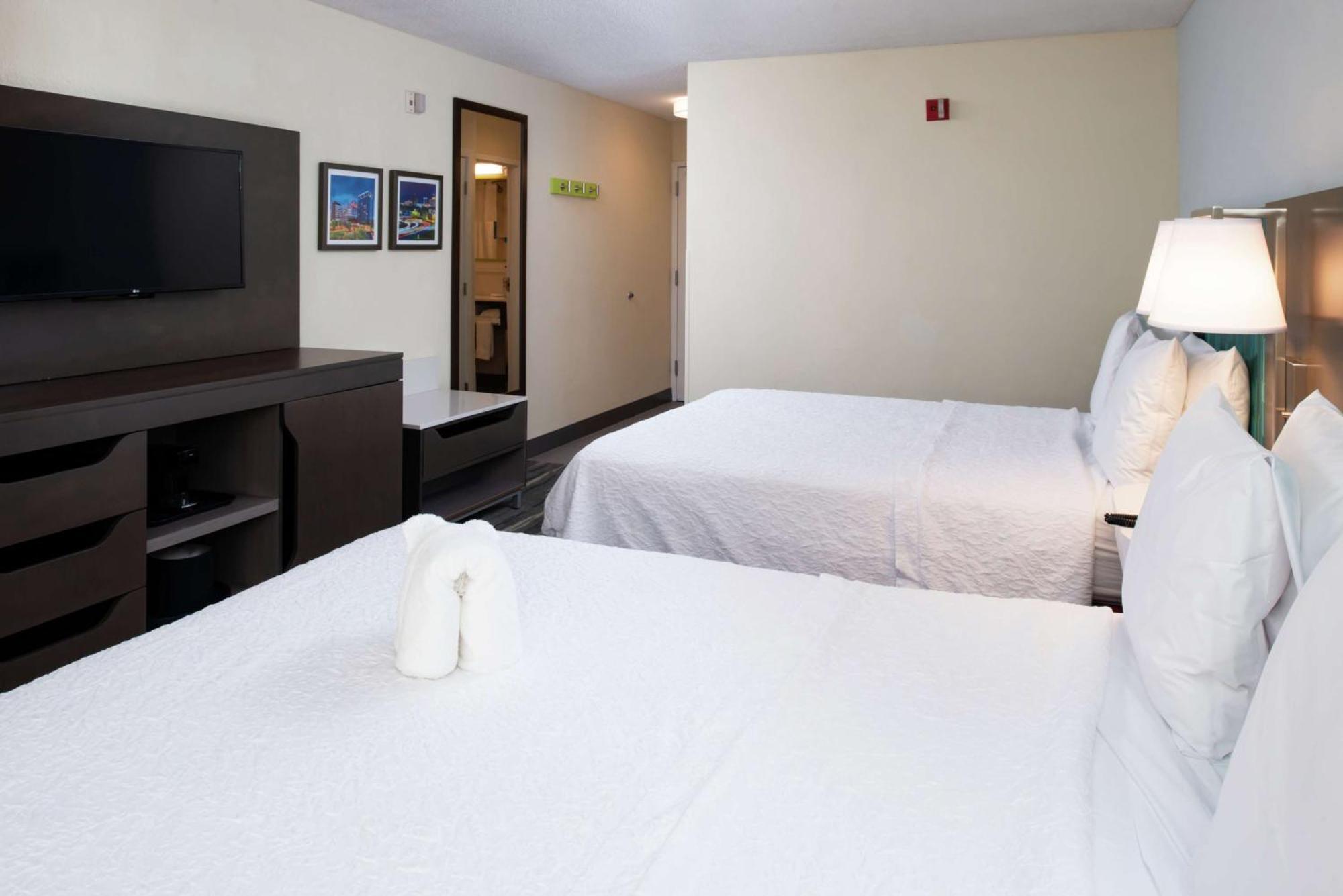 Hampton Inn Greensboro Airport Esterno foto