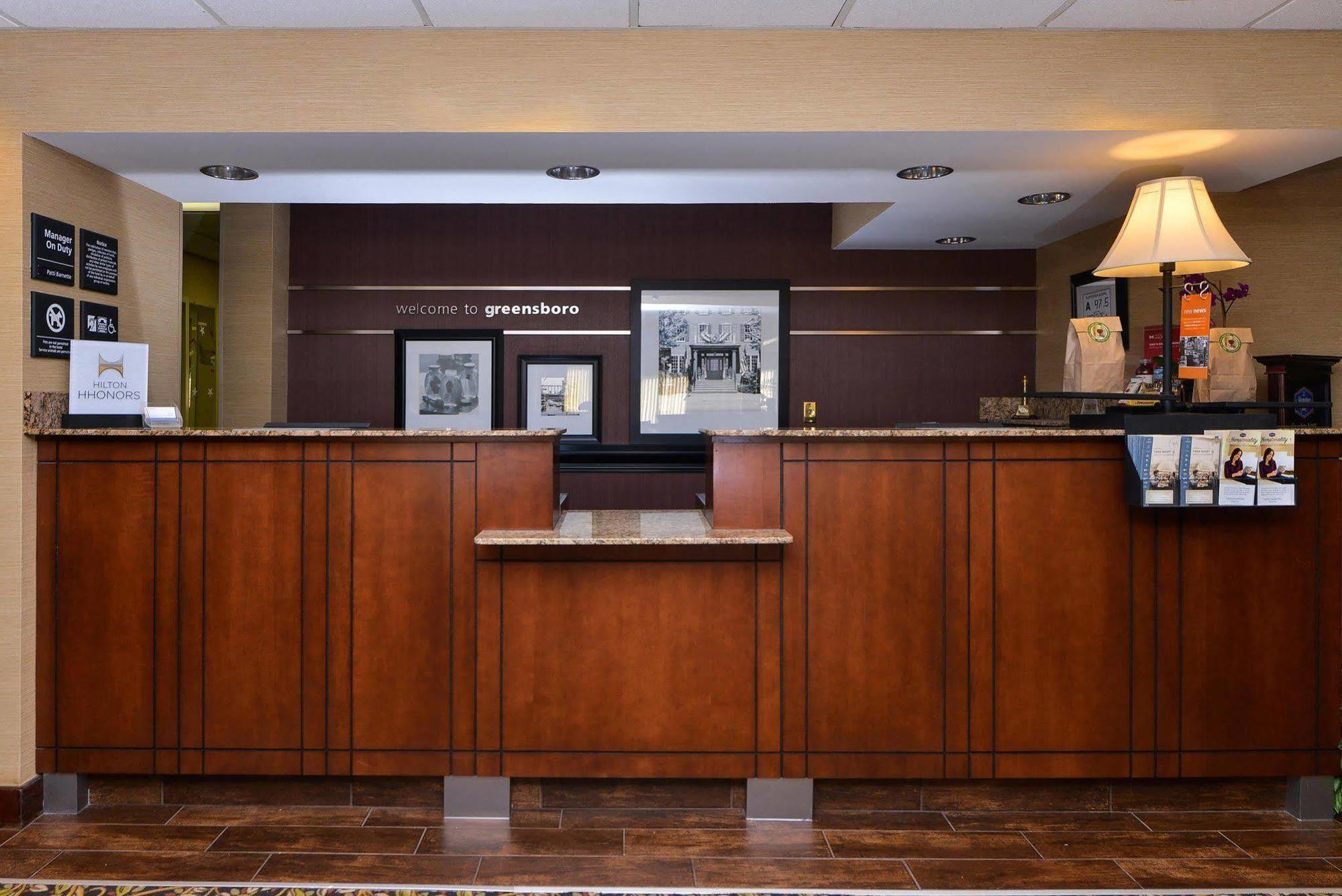 Hampton Inn Greensboro Airport Esterno foto