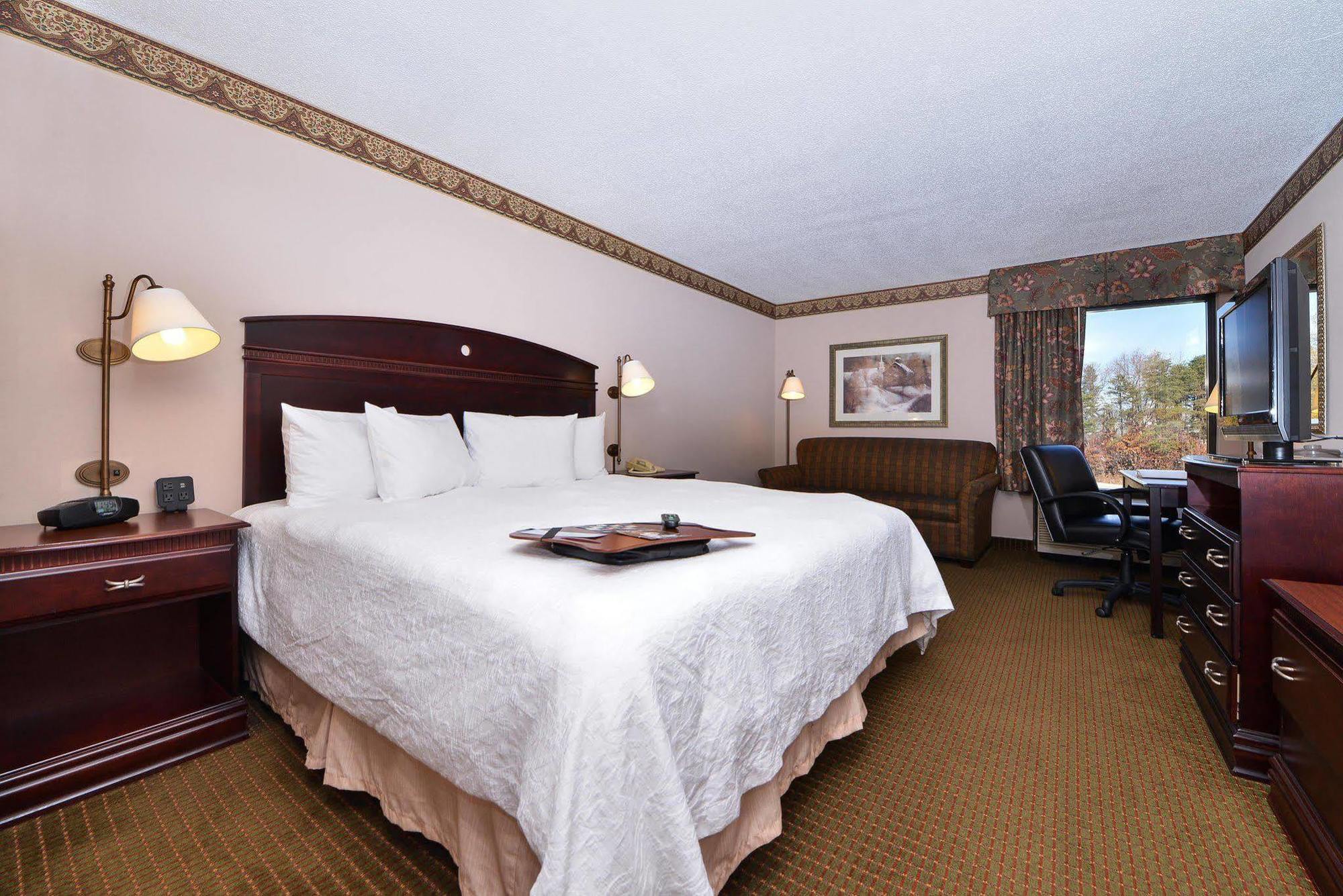 Hampton Inn Greensboro Airport Esterno foto